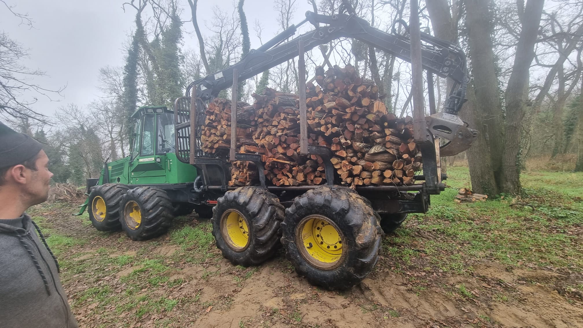 Engin forestier sur chantier